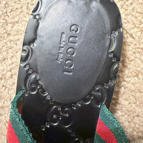 Gucci Black Flip Flops with Green and Red Straps, gold logo - Picture 9 of 9
